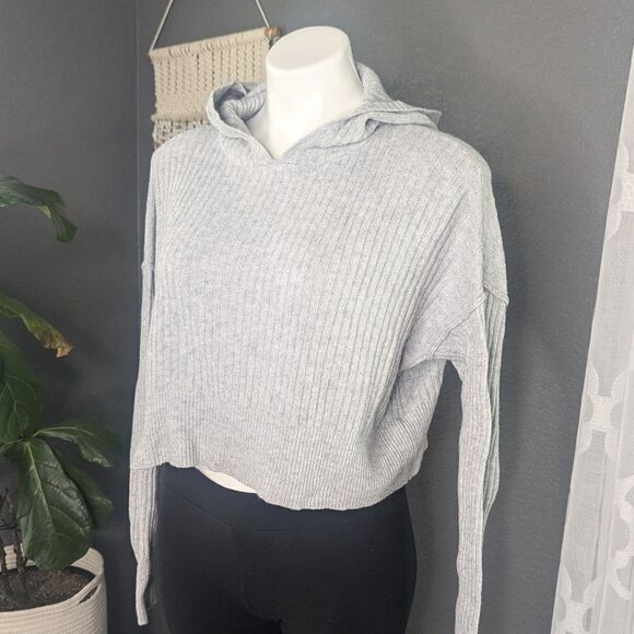 Aerie Offline Cropped Gray Sweater - Picture 2 of 7